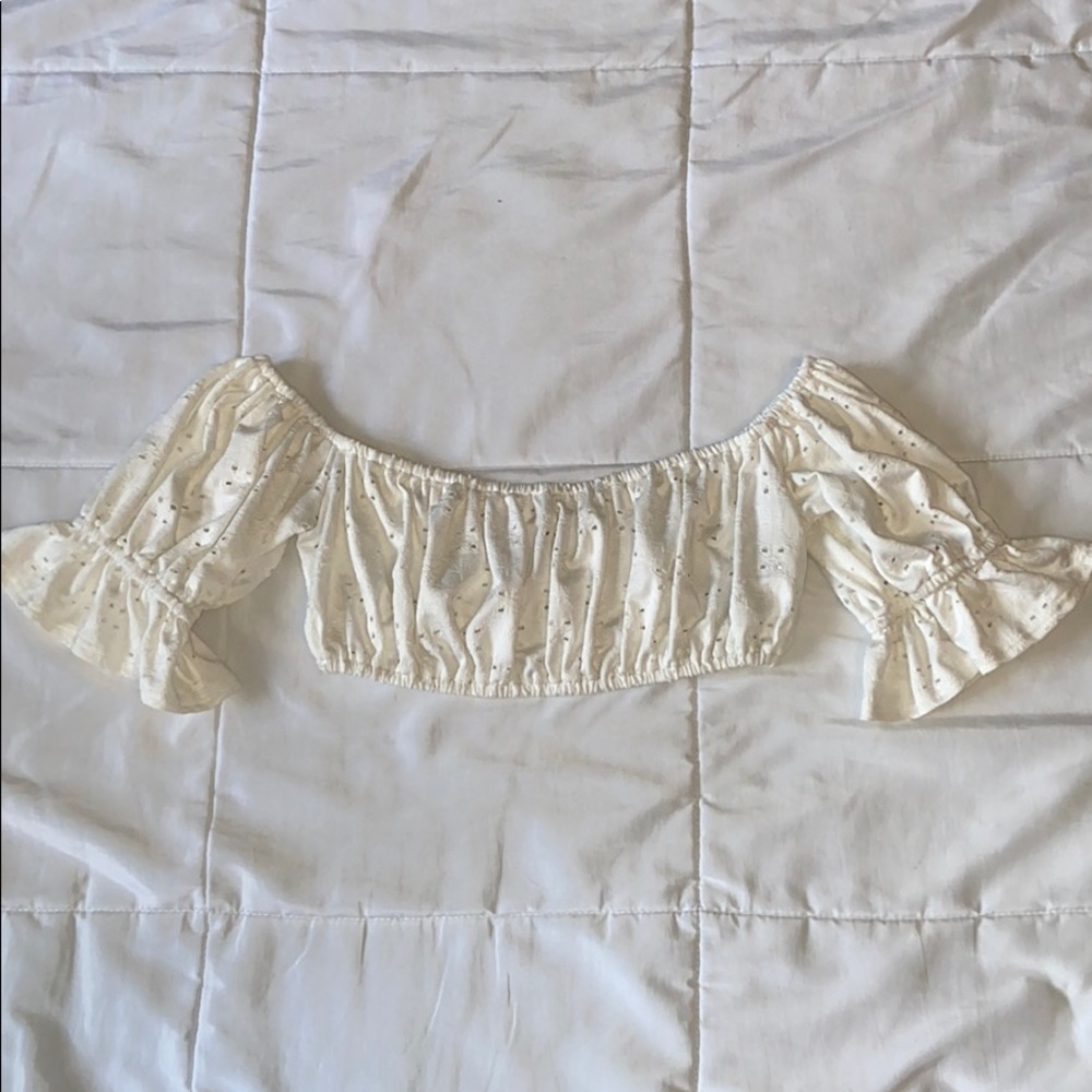 urban outfitters eyelet crop top